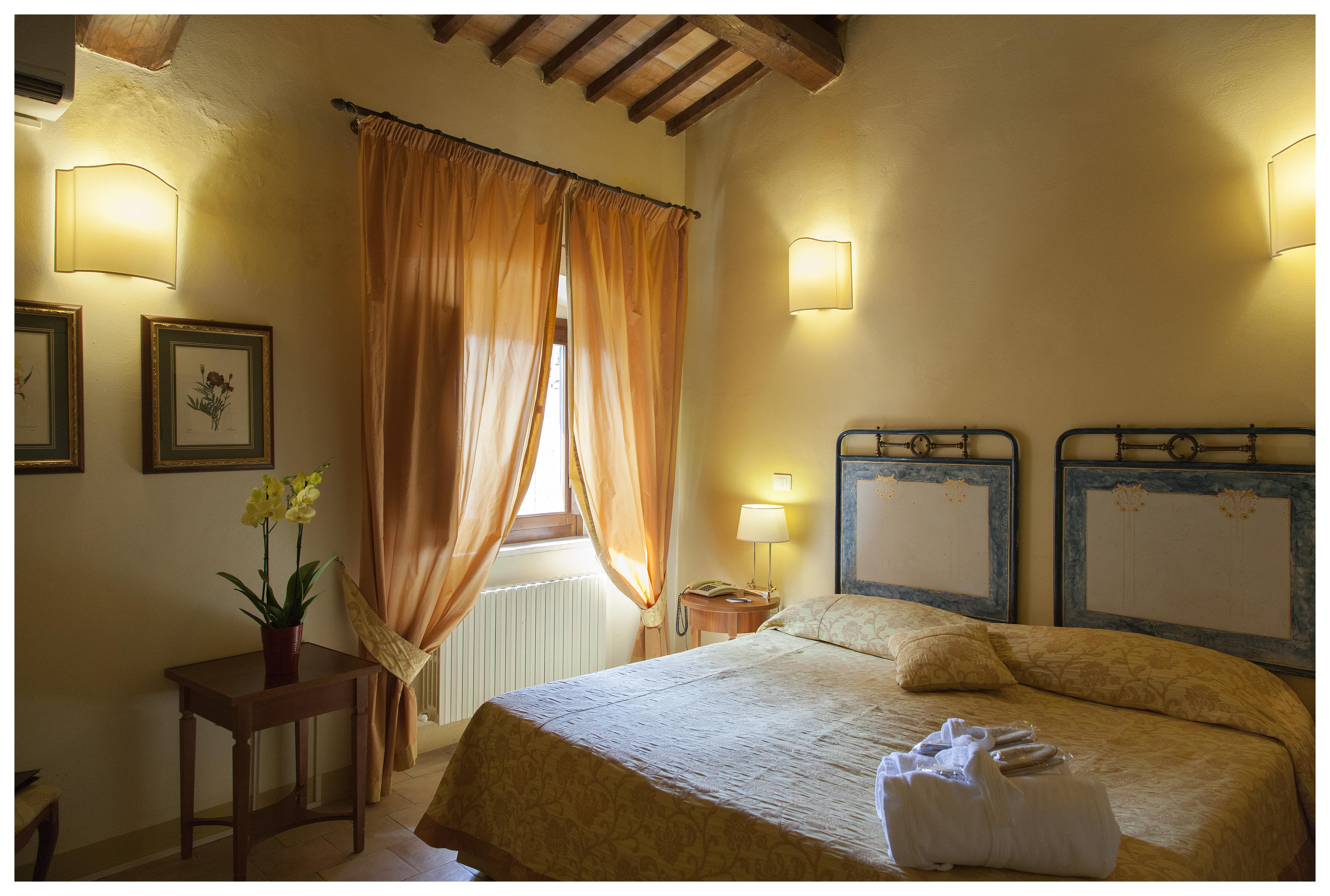 Palazzo Guiderocchi Hotel Ascoli Piceno Buitenkant foto