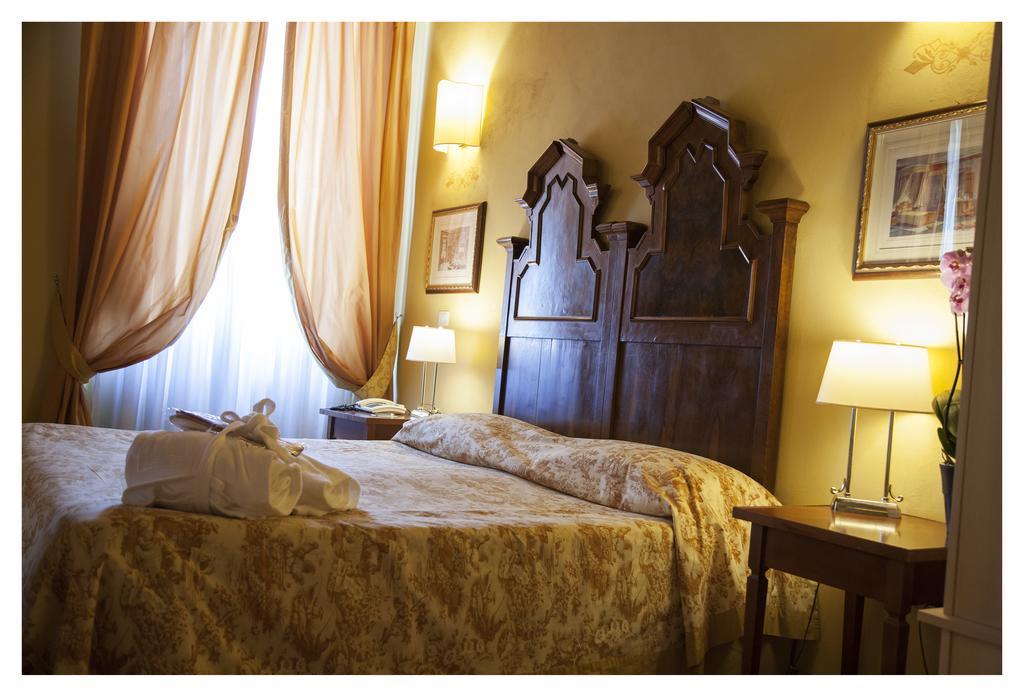 Palazzo Guiderocchi Hotel Ascoli Piceno Buitenkant foto